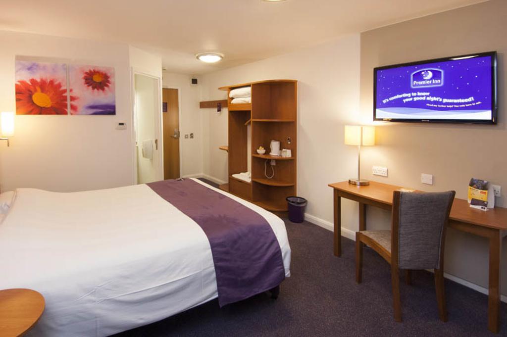 Premier Inn Manchester - Handforth Eksteriør bilde