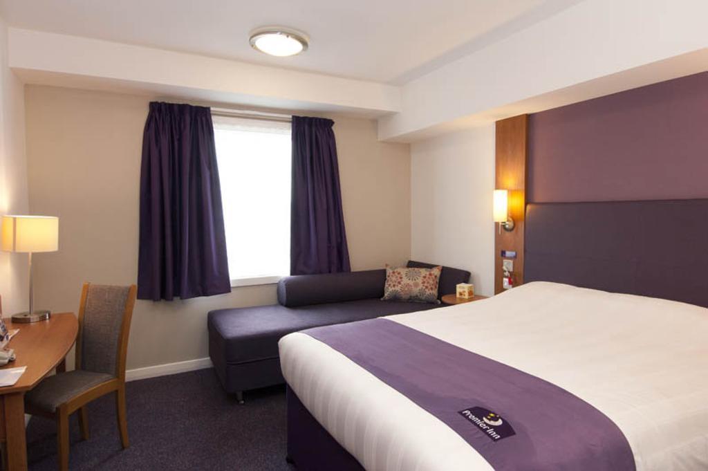 Premier Inn Manchester - Handforth Eksteriør bilde
